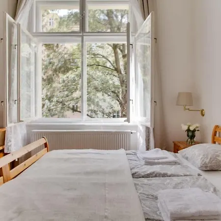 Charming 2br Garden Views In Historic Vinohrady *