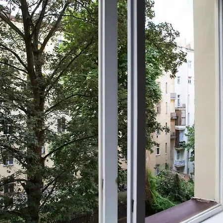 Charming 2br Garden Views In Historic Vinohrady * プラハ
