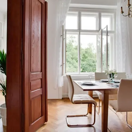 Charming 2br Garden Views In Historic Vinohrady