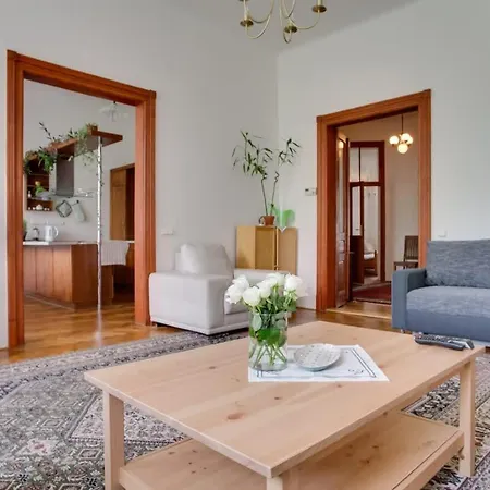 Apartment Charming 2br Garden Views In Historic Vinohrady Prague