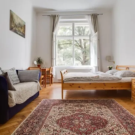 Charming 2br Garden Views In Historic Vinohrady 아파트 *