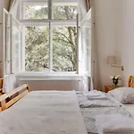Charming 2br Garden Views In Historic Vinohrady *