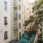 Charming 2br Garden Views In Historic Vinohrady * Prag