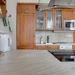 Charming 2br Garden Views In Historic Vinohrady
