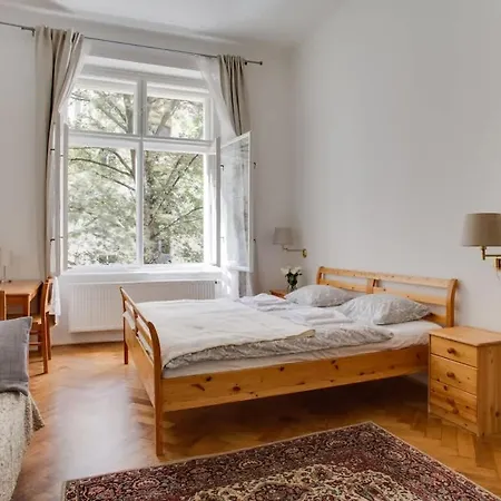 Charming 2br Garden Views In Historic Vinohrady Apartment *