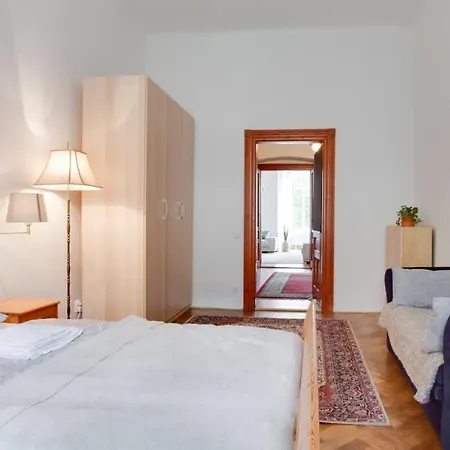 Appartamento Charming 2br Garden Views In Historic Vinohrady